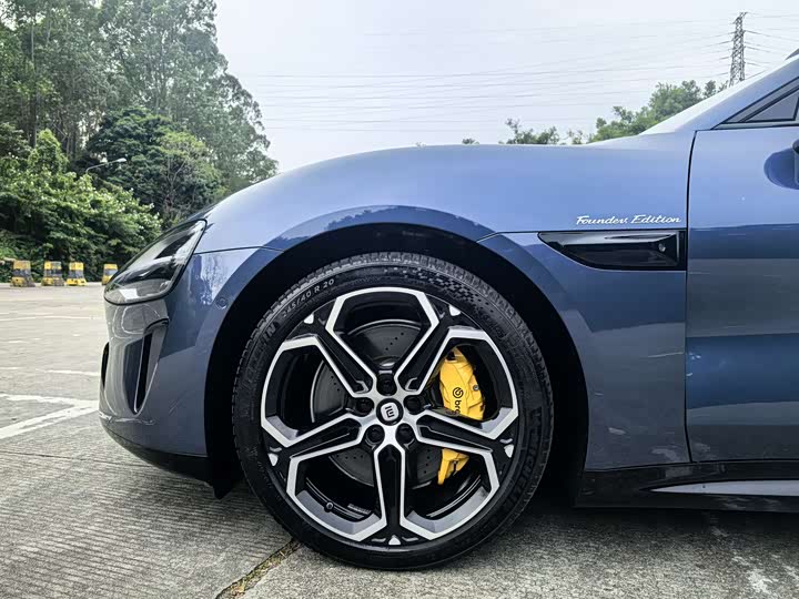 Фото 4 - Xiaomi SU7