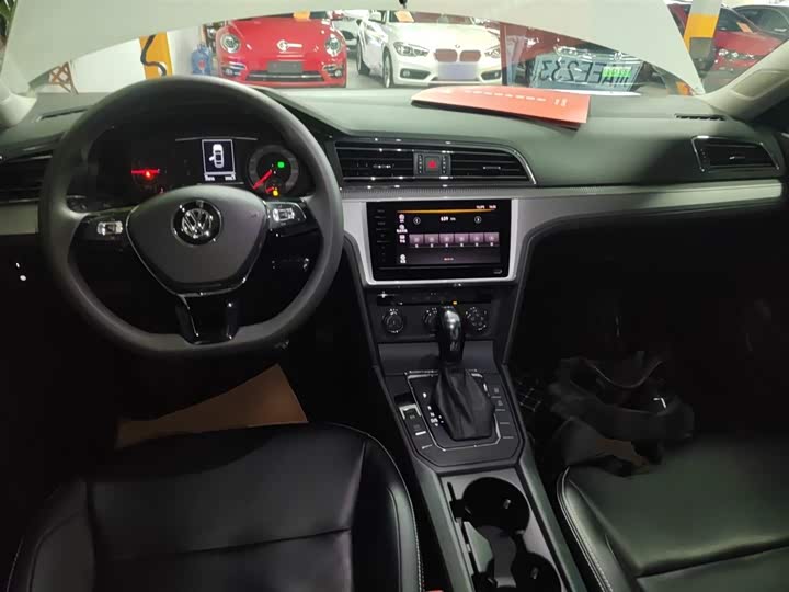 Фото 9 - Volkswagen Lamando L