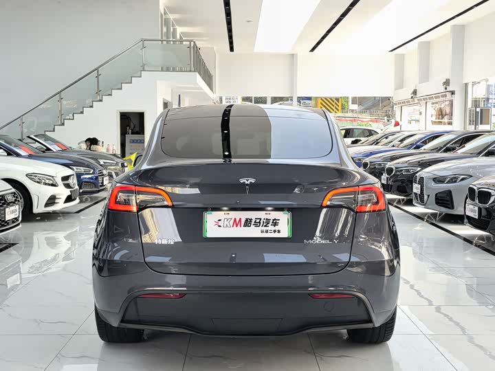 Фото 15 - Tesla Model Y