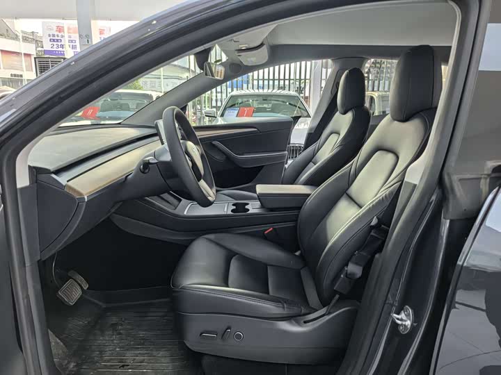 Фото 6 - Tesla Model Y