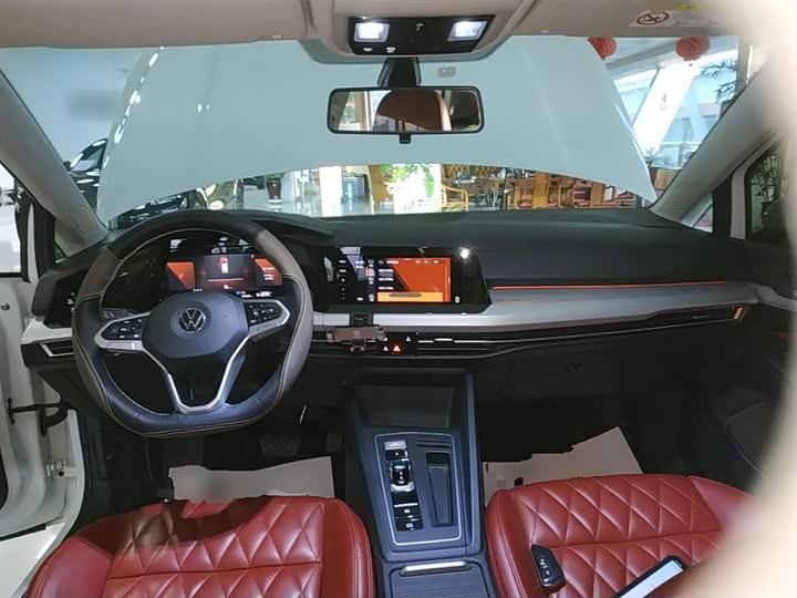 Фото 10 - Volkswagen Golf