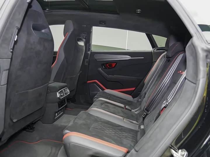 Фото 5 - Lamborghini Urus