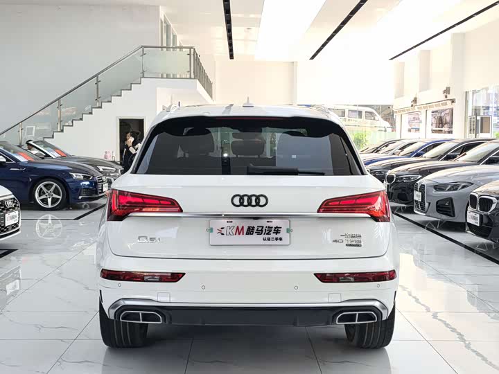 Фото 15 - Audi Q5L