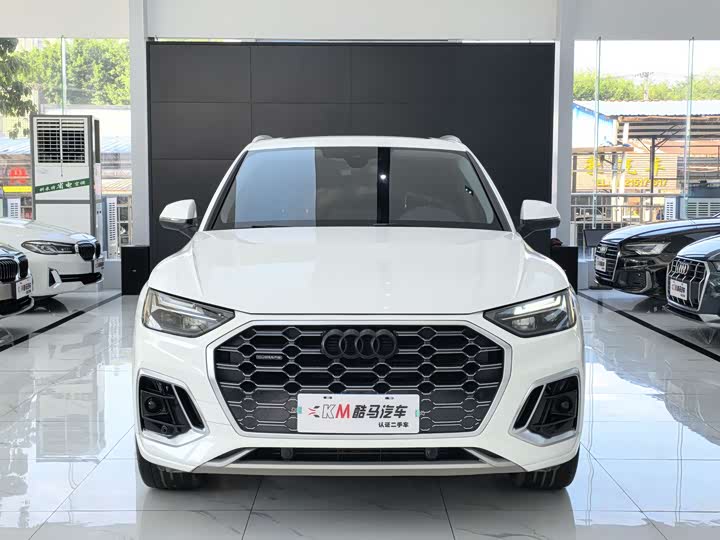 Фото 2 - Audi Q5L