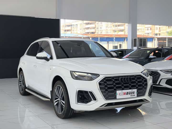 Фото 3 - Audi Q5L