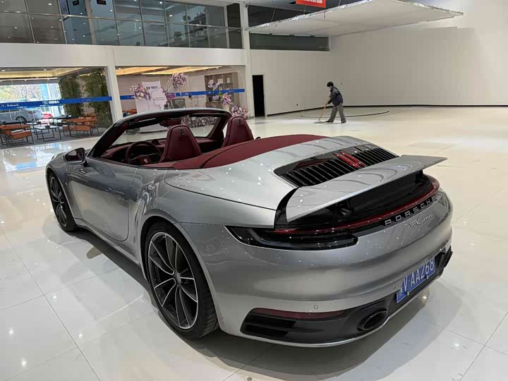 Фото 2 - Porsche 911