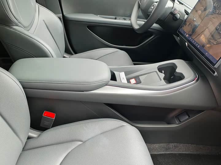 Фото 7 - XPeng Mona M03