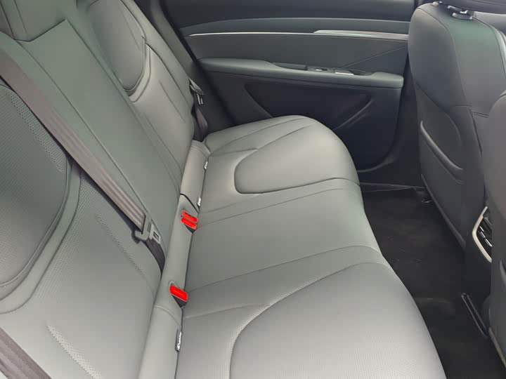 Фото 8 - XPeng Mona M03