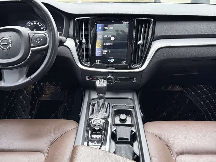 Фото 9 - Volvo S60