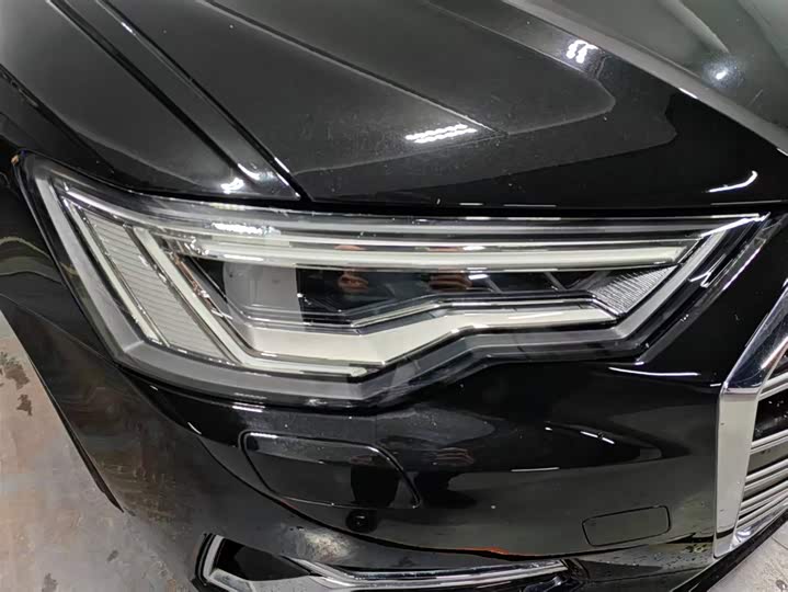 Фото 13 - Audi A6L