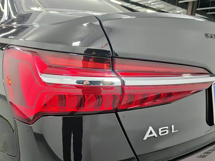 Фото 14 - Audi A6L