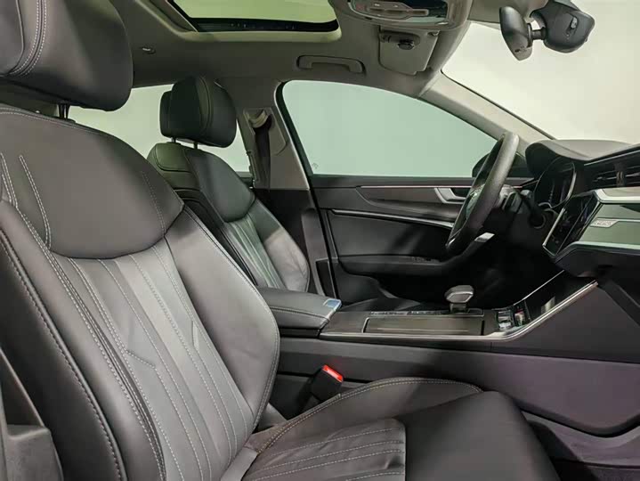 Фото 8 - Audi A6L