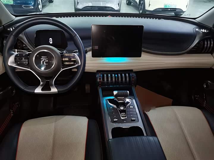 Фото 10 - BYD Yuan Plus