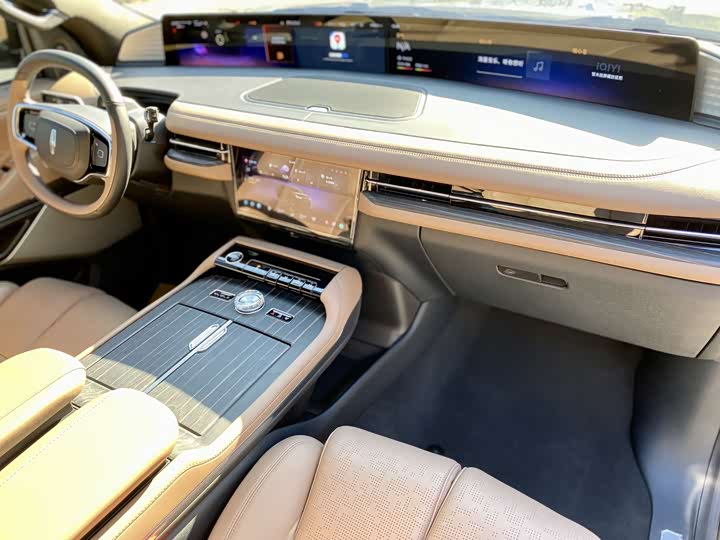 Фото 14 - Lincoln Navigator