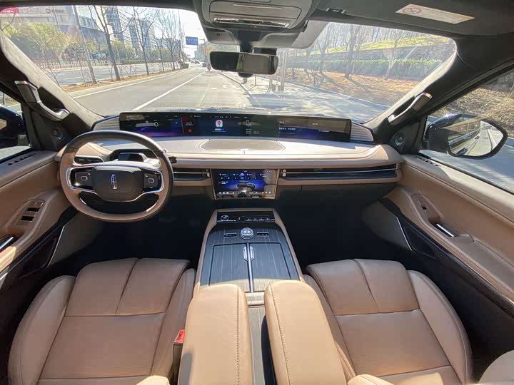 Фото 22 - Lincoln Navigator