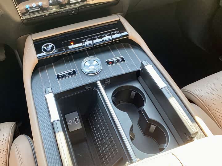 Фото 25 - Lincoln Navigator