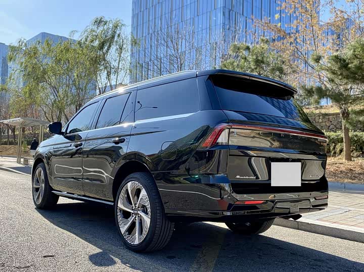 Фото 3 - Lincoln Navigator