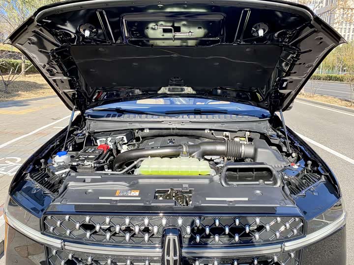 Фото 6 - Lincoln Navigator