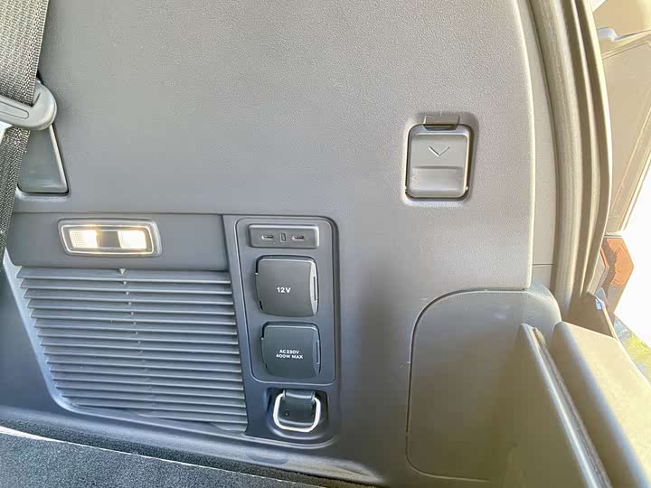 Фото 9 - Lincoln Navigator