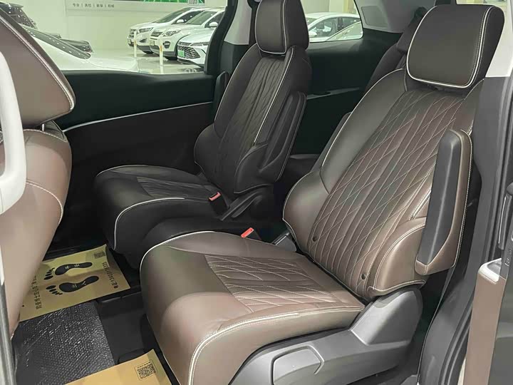 Фото 8 - Buick GL8 ES