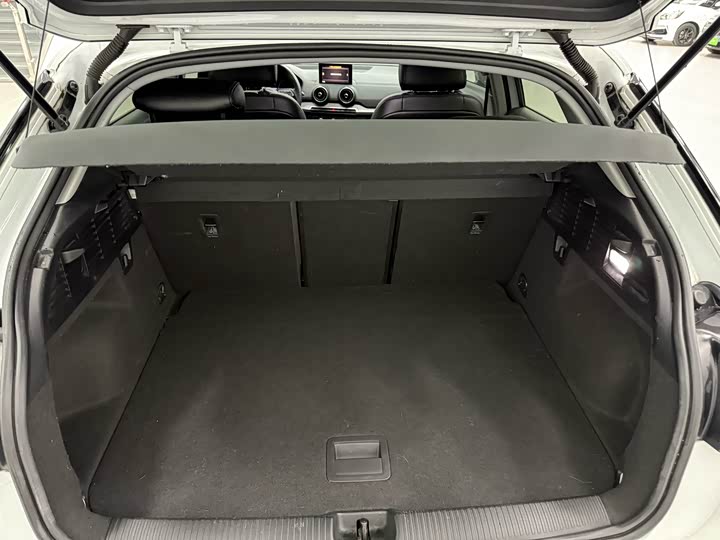 Фото 11 - Audi Q2L