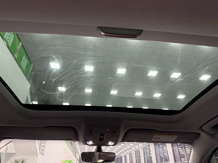 Фото 17 - Audi Q2L