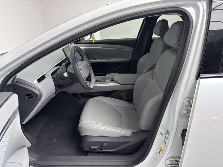 Фото 12 - XPeng Mona M03