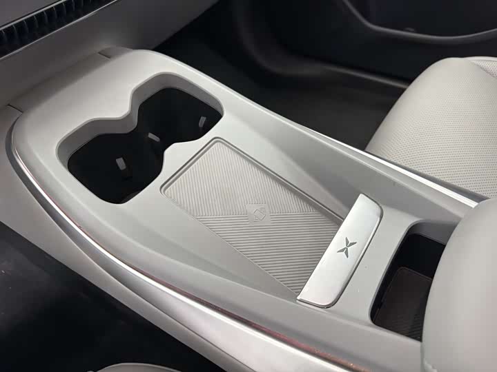 Фото 15 - XPeng Mona M03