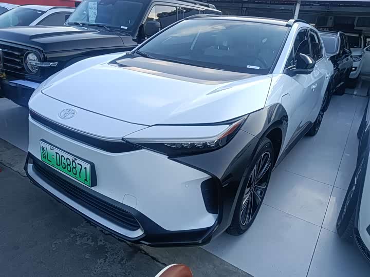 Фото 1 - Toyota bZ4X