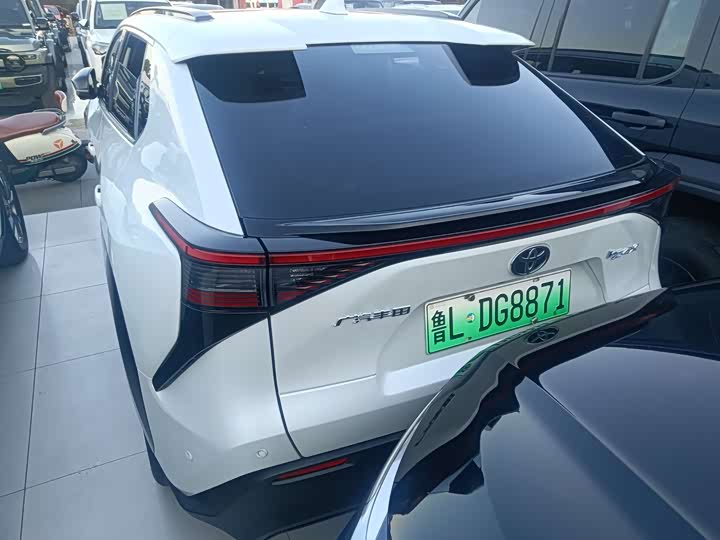 Фото 17 - Toyota bZ4X