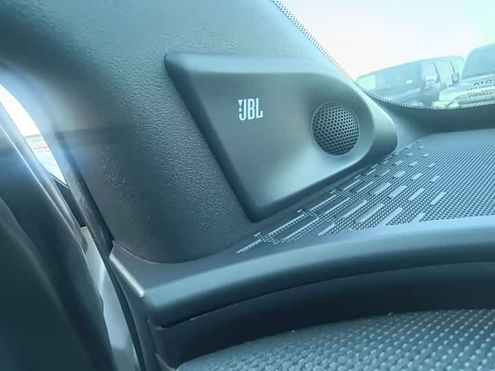 Фото 8 - Toyota bZ4X