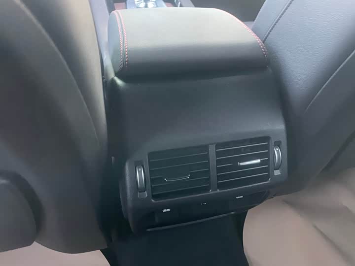 Фото 10 - Land Rover Discovery Sport