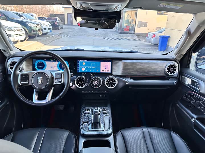 Фото 11 - Tank 300