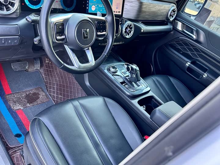 Фото 12 - Tank 300