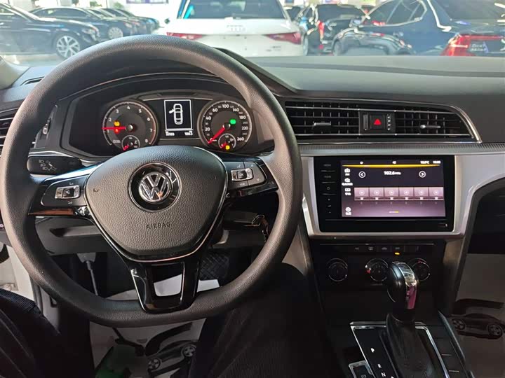 Фото 10 - Volkswagen Lamando L