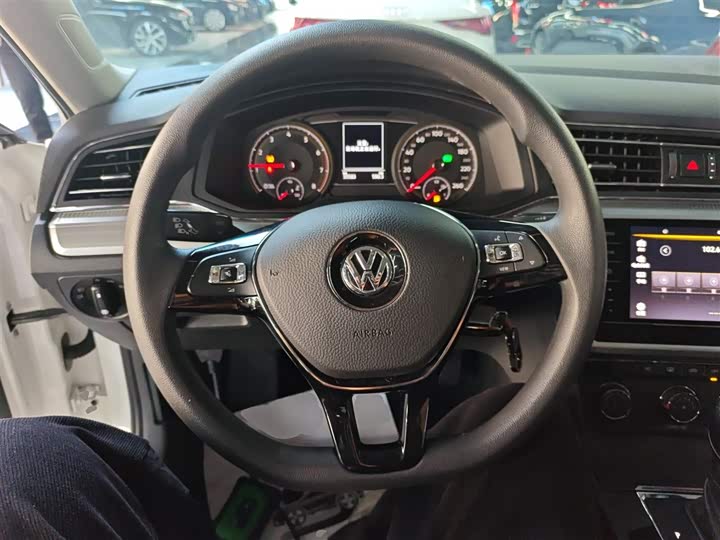 Фото 11 - Volkswagen Lamando L