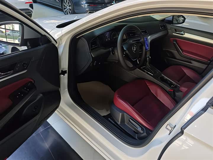 Фото 16 - Volkswagen Lamando L