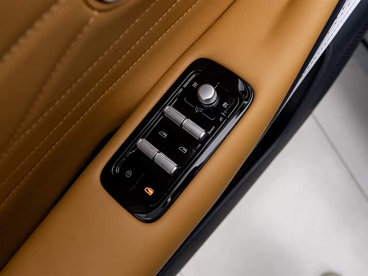 Фото 24 - Geely Galaxy Starship 7