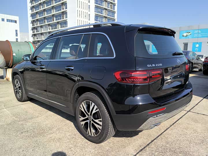 Фото 4 - Mercedes-Benz GLB-Class