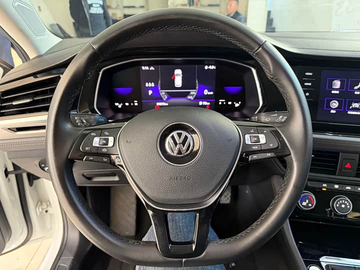 Фото 11 - Volkswagen Sagitar L