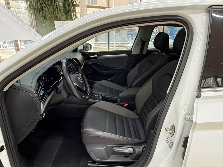 Фото 16 - Volkswagen Sagitar L