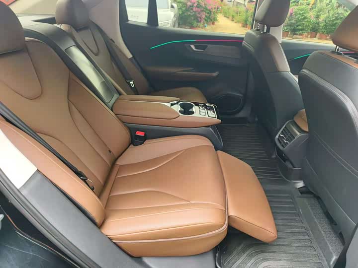 Фото 5 - Hongqi E-QM5