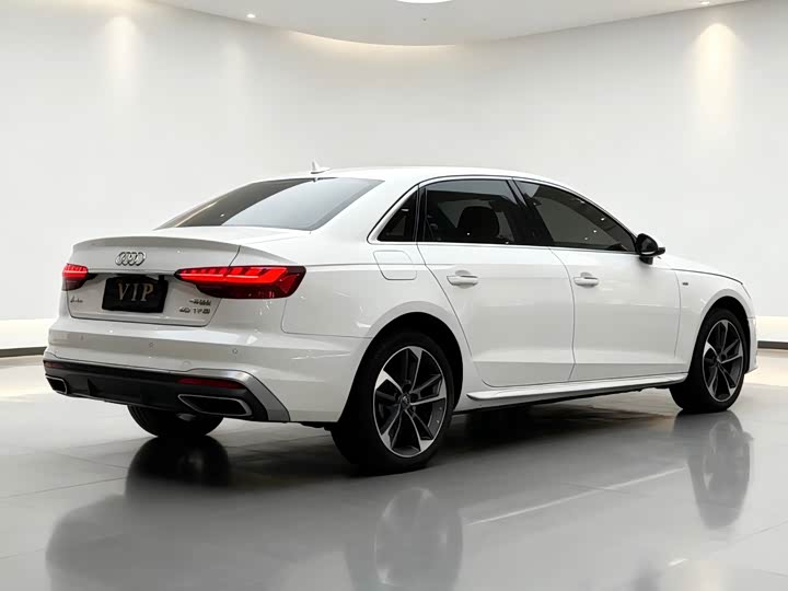 Фото 6 - Audi A4L