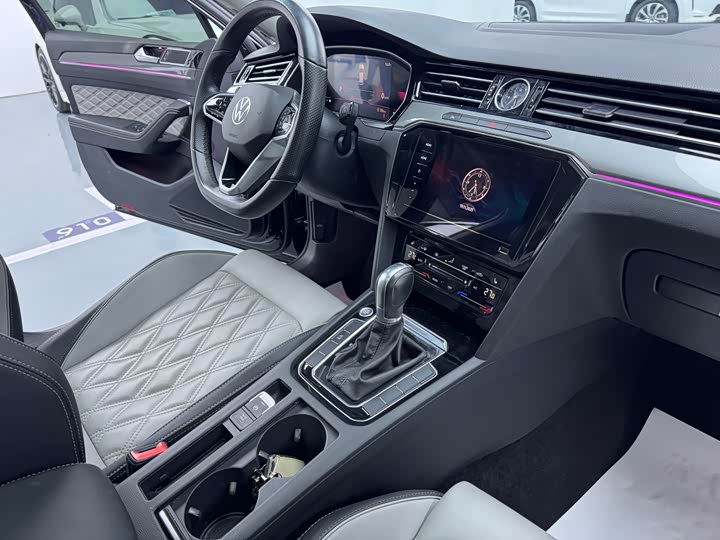 Фото 12 - Volkswagen Magotan