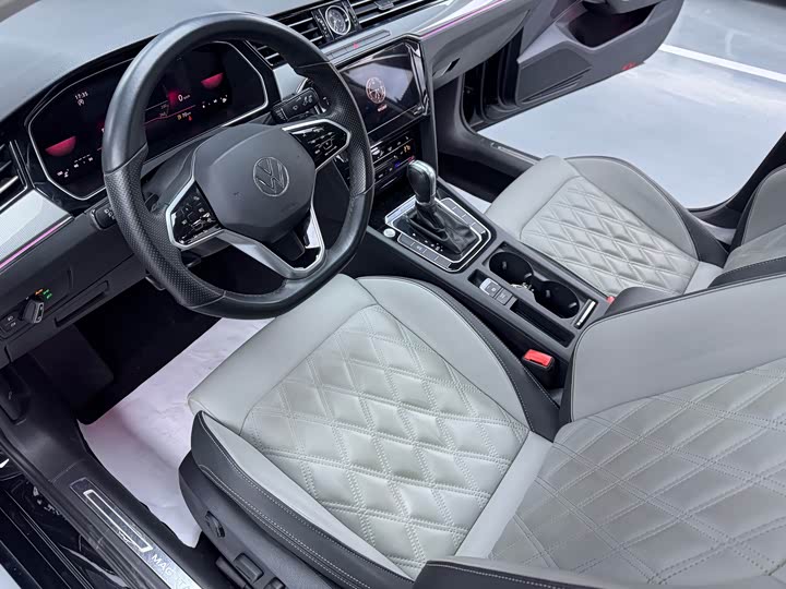 Фото 13 - Volkswagen Magotan