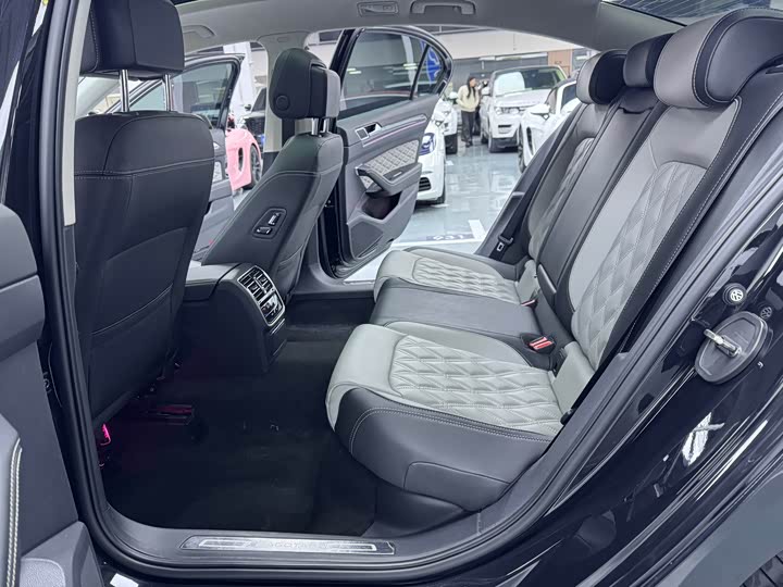 Фото 16 - Volkswagen Magotan