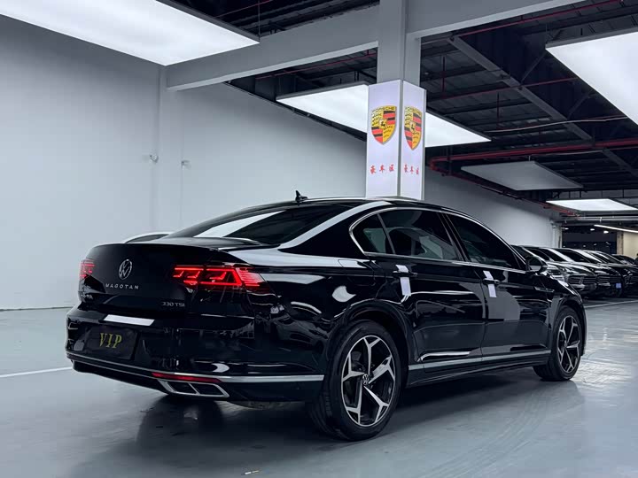 Фото 19 - Volkswagen Magotan