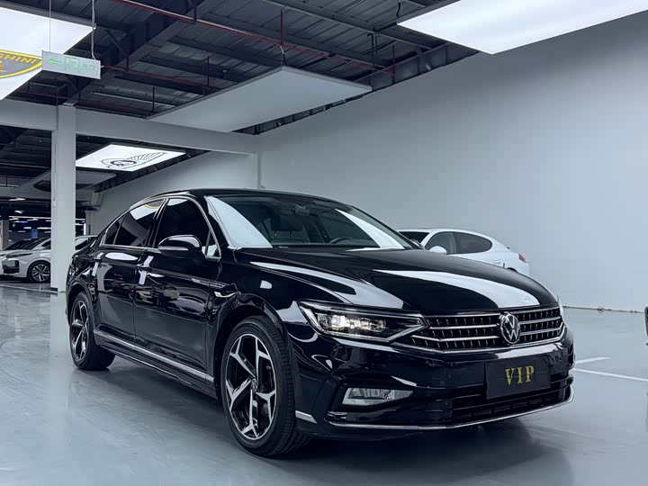 Фото 3 - Volkswagen Magotan