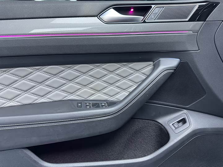 Фото 5 - Volkswagen Magotan