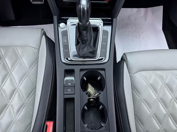 Фото 8 - Volkswagen Magotan